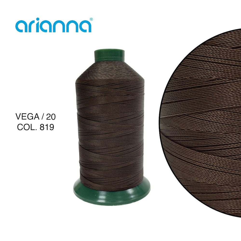 621  НИТЬ ШВЕЙНАЯ VEGA SUPER 20/3, "ARIANNA", Тройной крутки, намотка 2000 м, толщина-20, состав-100
