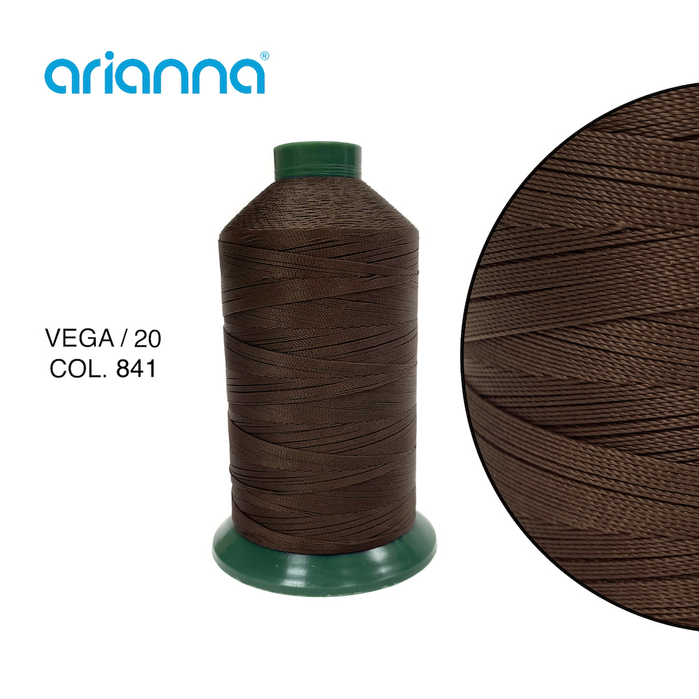 1440  НИТЬ ШВЕЙНАЯ VEGA SUPER 20/3, "ARIANNA", Тройной крутки, намотка 2000 м, толщина-20, состав-10